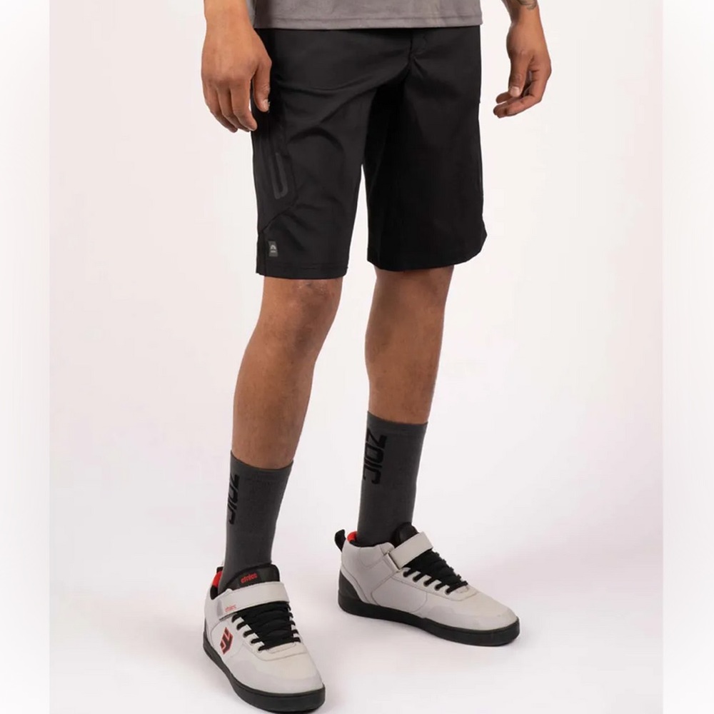 NEW Zoic men 3XL mountain biking shorts chamois black cycling Adj waist pockets